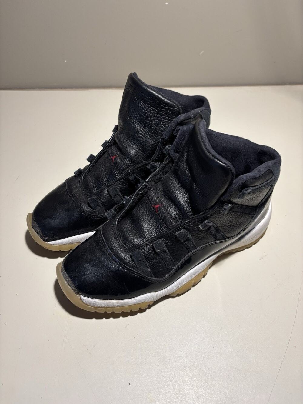 Jordan 11 Retro Size 7 Y color Black Used read desc